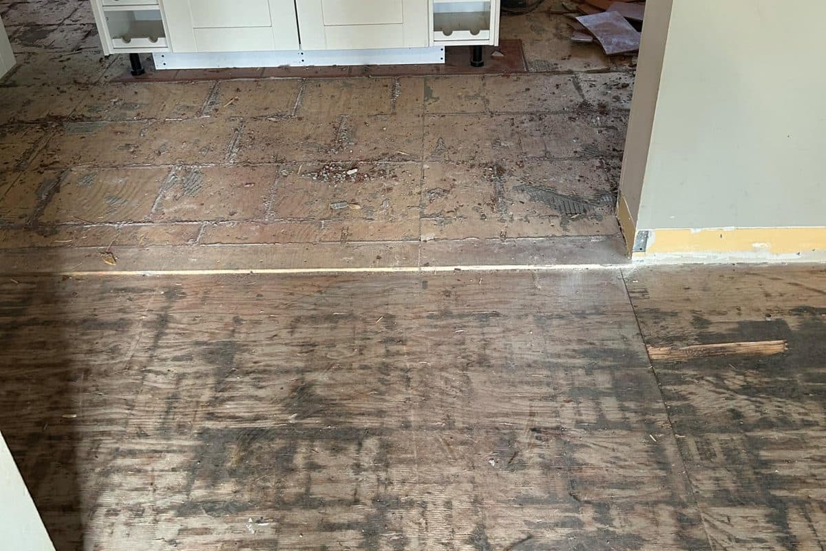Restauration de plancher après dégât d'eau